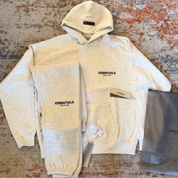 Essentials Fear of God Hoodie and SweatpantsSet in Ligth oat (Pans+hoodie)